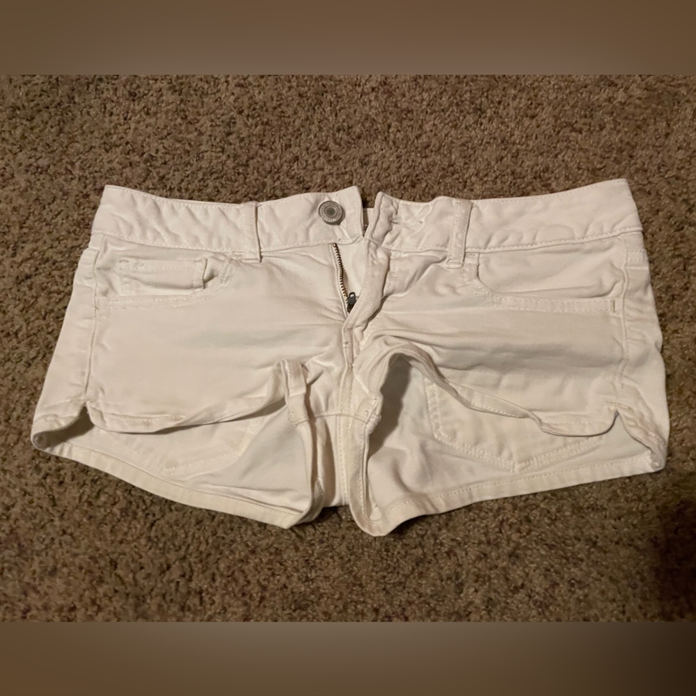 American Eagle White shorts. Size 6